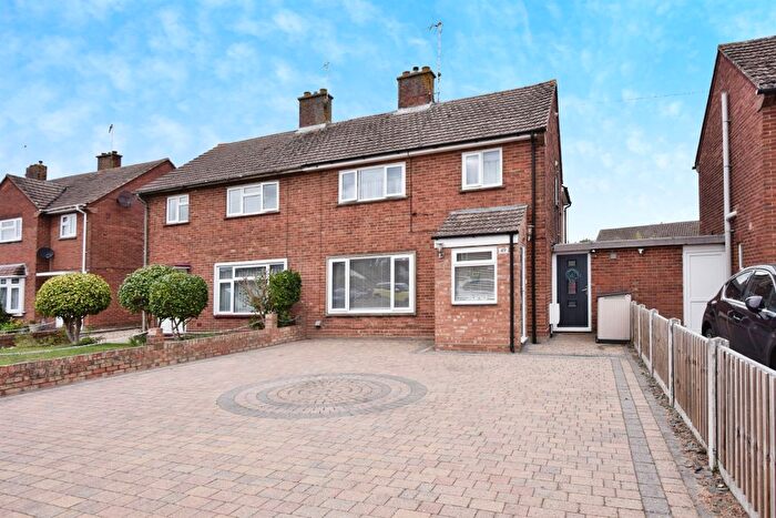 4 Bedroom Semi-Detached House For Sale In Gosbecks Road, Colchester, CO2