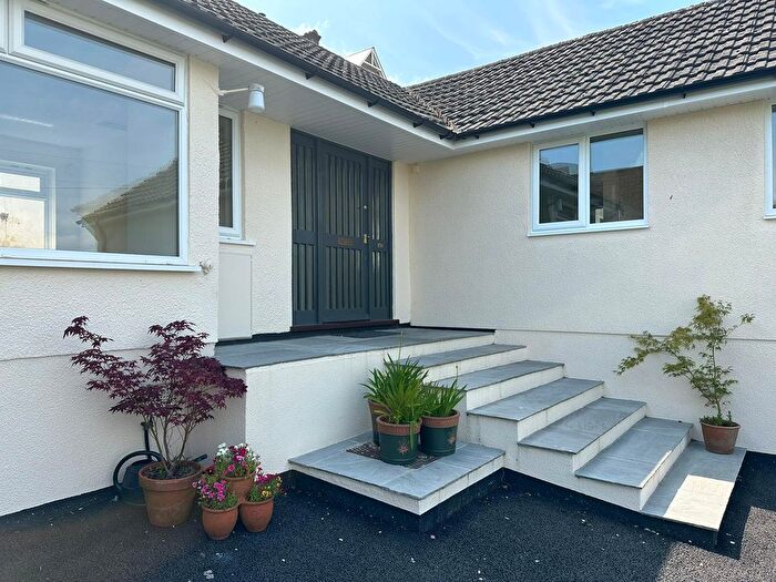 4 Bedroom Bungalow To Rent In Galmington Road, Taunton, TA1