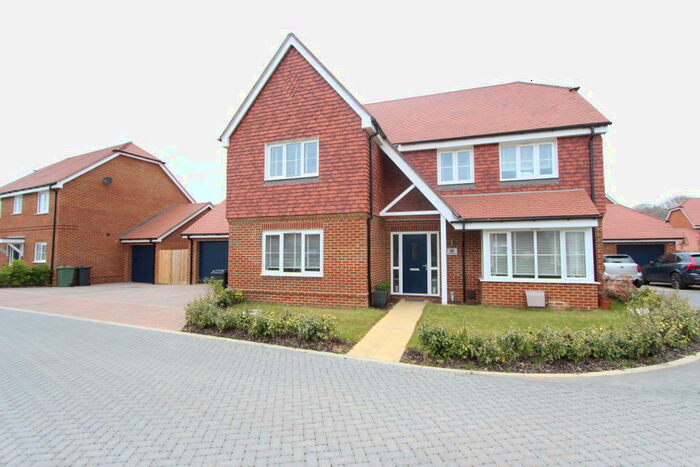 5 Bedroom Detached House To Rent In Dawe Gardens, Maidstone, ME15