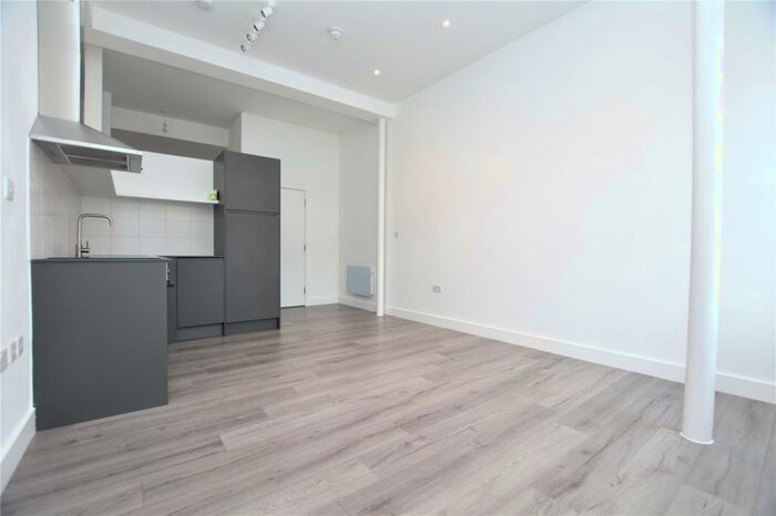 Apartment To Rent In Portland Road, London, SE25