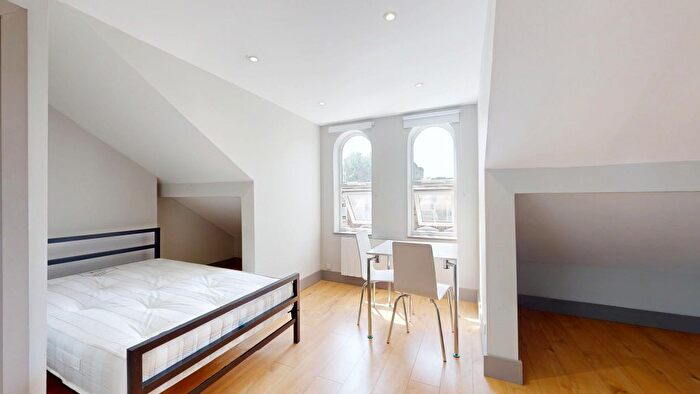 Studio To Rent In Kilburn High Road, London, NW6