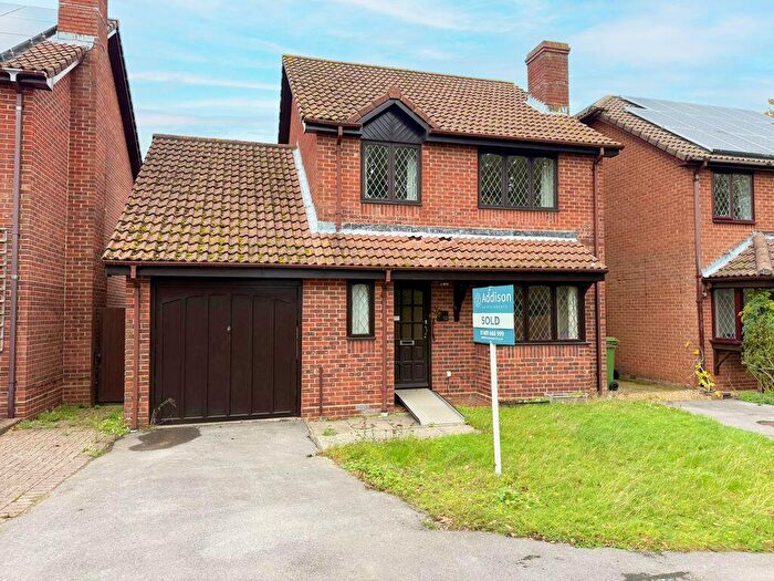 3 Bedroom Detached House For Sale In Wayfarer Close, Warsash, SO31