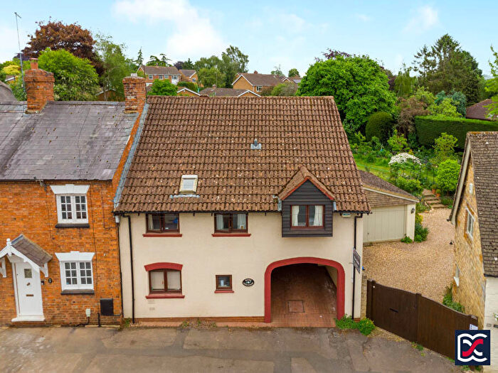 3 Bedroom End Of Terrace House For Sale In Rose Cottage, Sutton Street, Flore, NN7