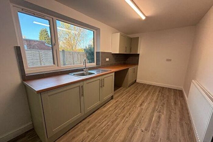 3 Bedroom Semi-Detached House To Rent In Woodfield Avenue, Wolverhampton, WV4