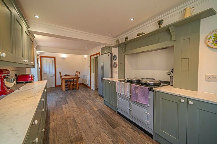 6 Bedroom Detached House For Sale In Hendredenny Hall, Caerphilly, CF83