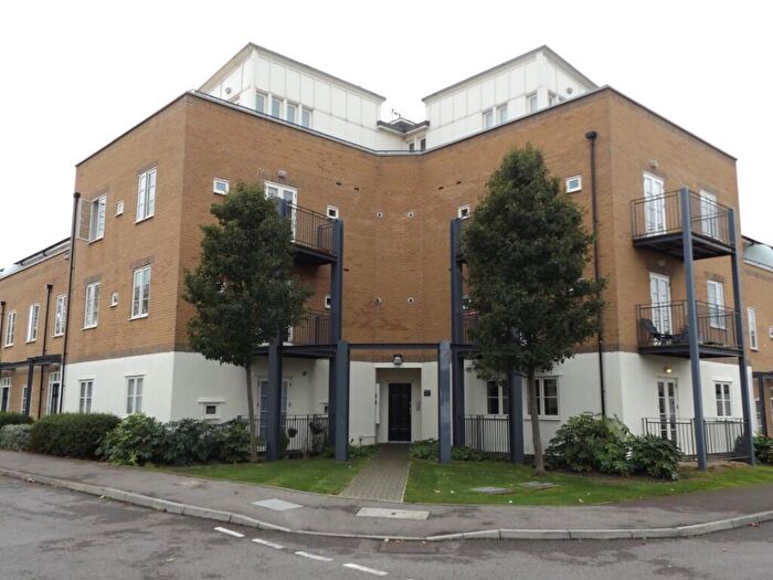 2 Bedroom Flat To Rent In Pavilion Way, Gosport, Hampshire, PO12