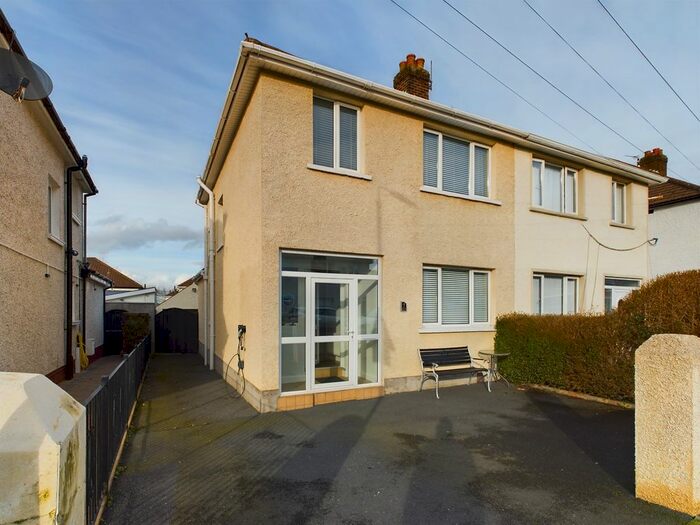 3 Bedroom Semi-Detached House To Rent In Stirling Gardens, Belfast, BT6