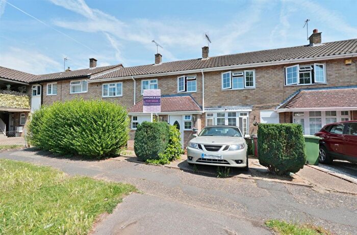 3 Bedroom Terraced House For Sale In Marescroft Road, Slough, Slough, SL2