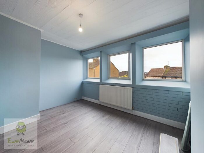 4 Bedroom Terraced House To Rent In Chatham Hill, Chatham, ME5