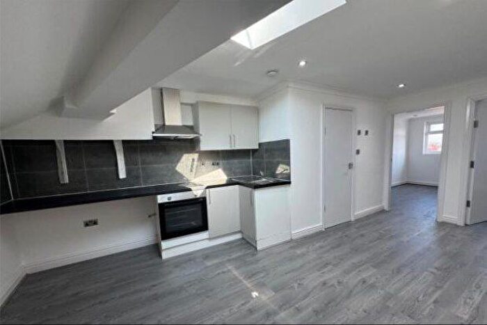 2 Bedroom Flat To Rent In Hall Lane, Liverpool, L7