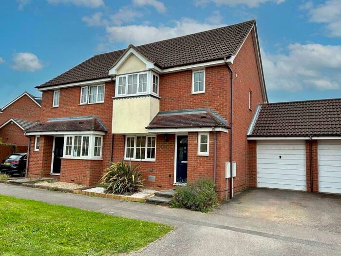 3 Bedroom Semi-Detached House To Rent In Waltham Drive, Monkston, MK10