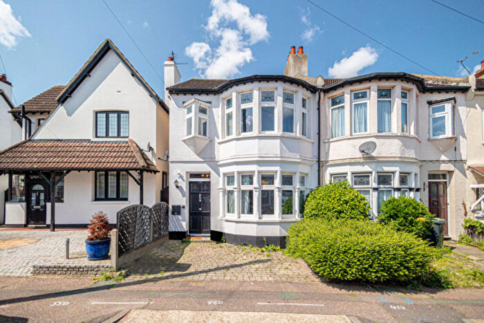 3 Bedroom End Of Terrace House For Sale In Silverdale Avenue, Westcliff-on-sea, SS0