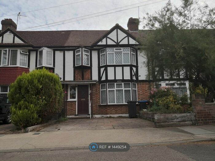 3 Bedroom Terraced House To Rent In Cardinal Avenue, Kingston Upon Thames, KT2