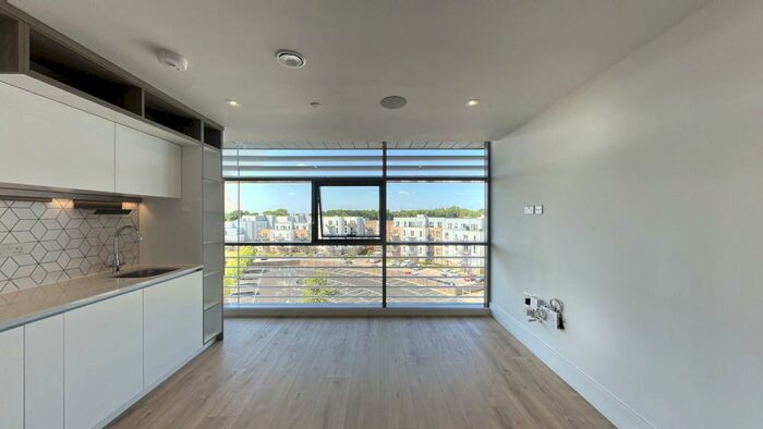 Studio To Rent In Station Road, KT15