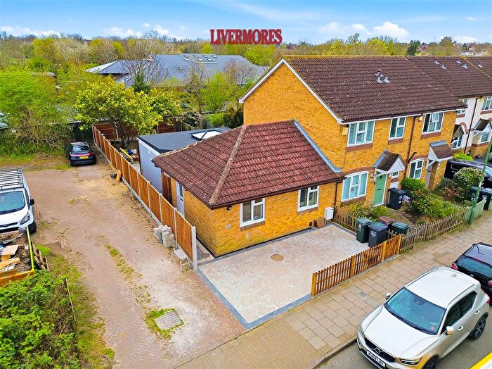 2 Bedroom Semi Detached Bungalow For Sale In Chatsworth Road, Dartford, DA1