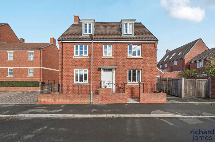 5 Bedroom Detached House For Sale In Cloatley Crescent, Royal Wootton Bassett, Royal Wootton Bassett, SN4