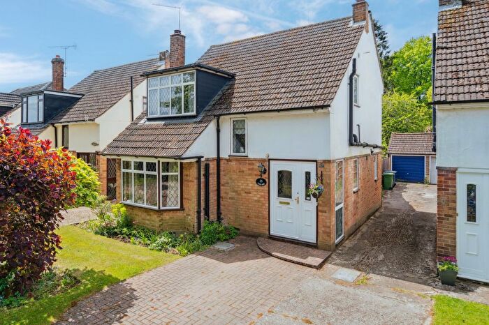 3 Bedroom Detached House For Sale In Chesham Lane, Chalfont St. Peter, Buckinghamshire, SL9