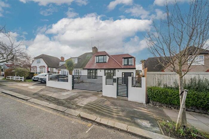 5 Bedroom House To Rent In Purley Avenue, Golders Green, NW2