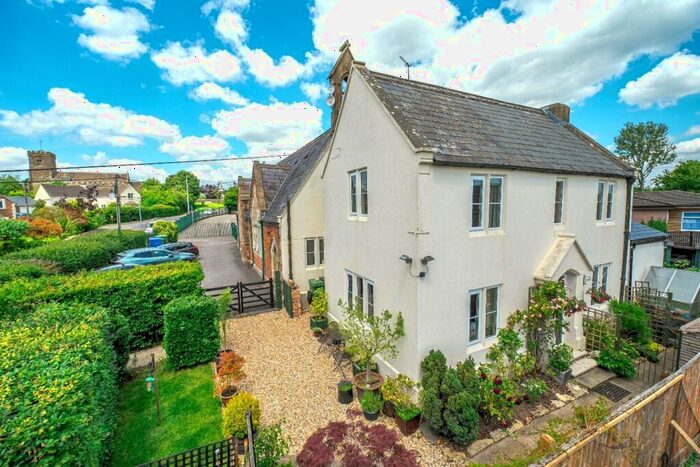 4 Bedroom Semi-Detached House For Sale In School Hill, Brinkworth, SN15