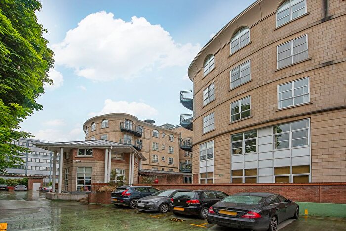 2 Bedroom Flat For Sale In Worple Road, London, SW19