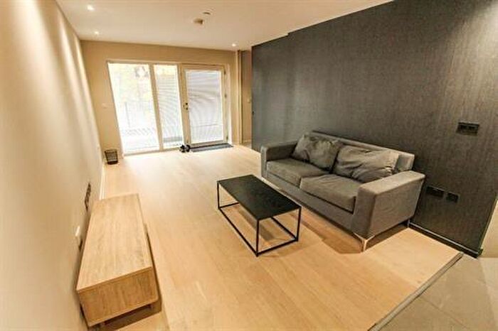 1 Bedroom Apartment To Rent In Spinners Way, Manchester, M15
