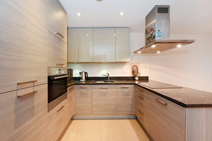 2 Bedroom Flat To Rent In Bromyard Avenue, London, W3