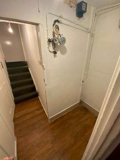 Studio To Rent In High Street, Walthamstow, London, E17