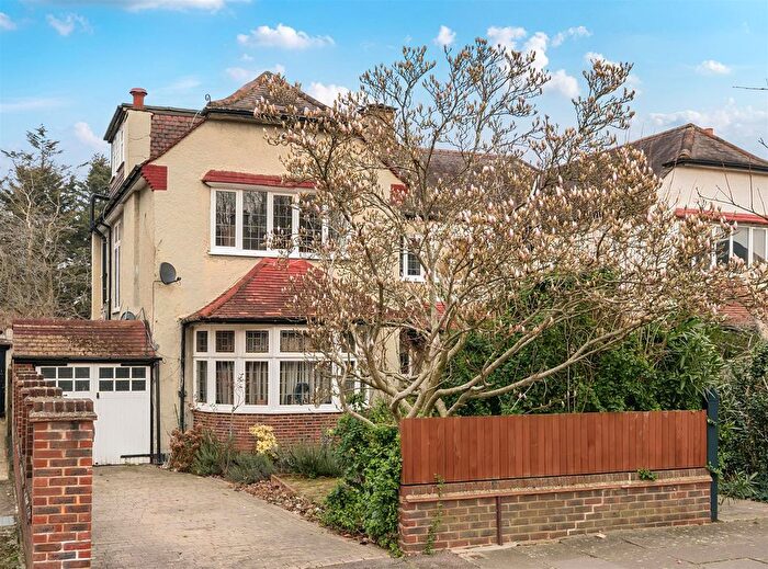5 Bedroom Detached House For Sale In Chatsworth Road, London, NW2