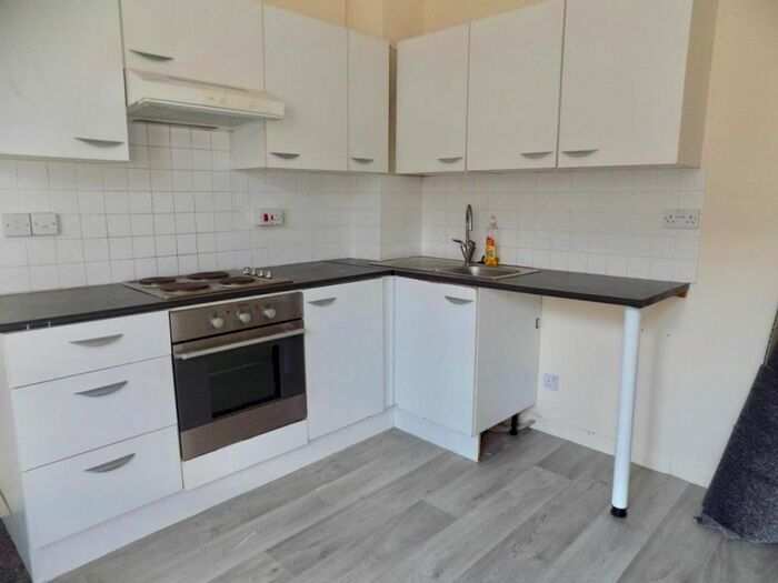 1 Bedroom Flat To Rent In Pimlico, Torquay, TQ1