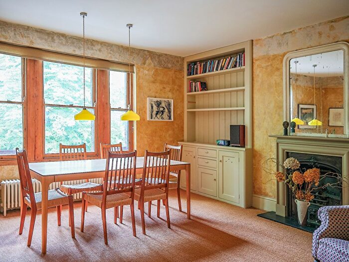 3 Bedroom Flat To Rent In Grosvenor Avenue, London, N5