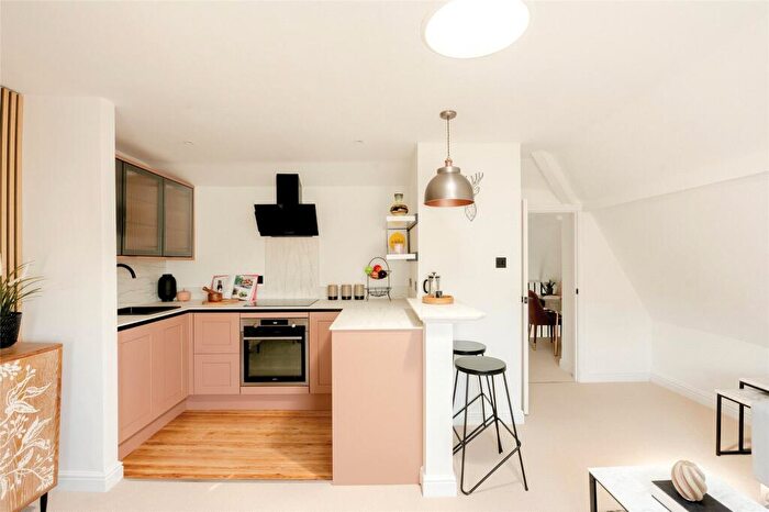 1 Bedroom Apartment For Sale In Meridian Place, Bristol, Somerset, BS8