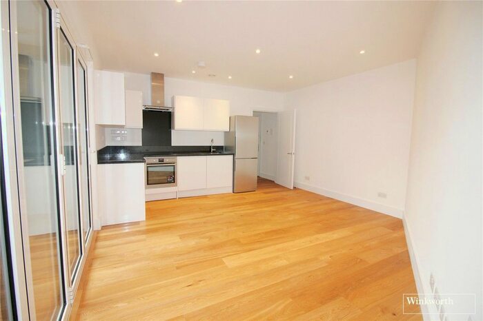 2 Bedroom Flat To Rent In Elstree House, Elstree Way, Borehamwood, Hertfordshire WD6