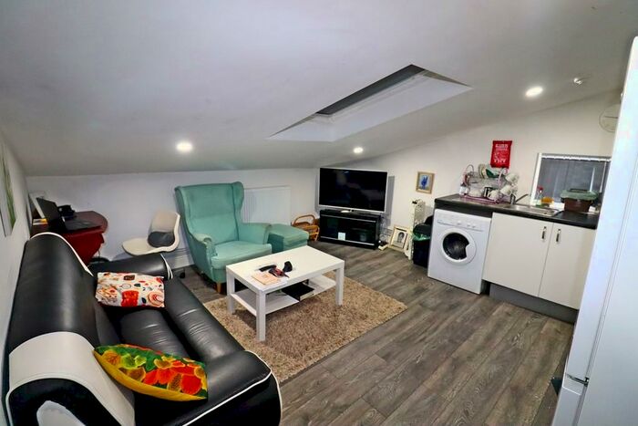 1 Bedroom Apartment To Rent In Woodville Road, Cardiff, CF24