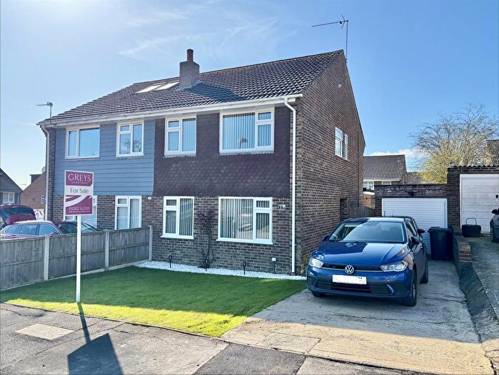 3 Bedroom Semi Detached House For Sale In Hannams Close, Lytchett Matravers, BH16