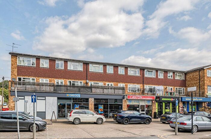 3 Bedroom Flat To Rent In Yorktown Road, Sandhurst, GU47
