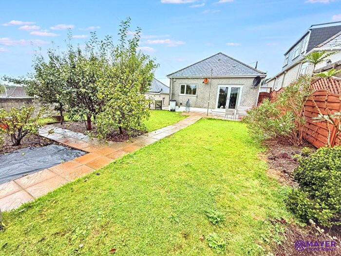 3 Bedroom Detached Bungalow For Sale In Lansdowne Road, Plymouth, PL6