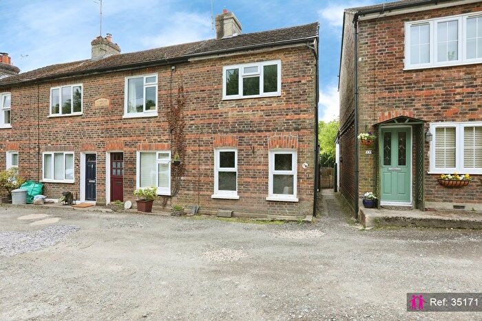 2 Bedroom End Of Terrace House For Sale In Sunnyside, Edenbridge, TN8