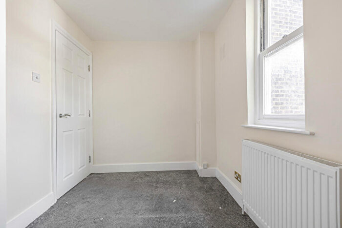 1 Bedroom Apartment To Rent In South Birkbeck Road, Leyton, London, E11