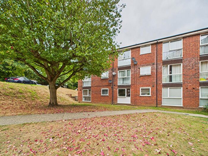 1 Bedroom Flat For Sale In Trafalgar Court, Southcote, Reading, RG30