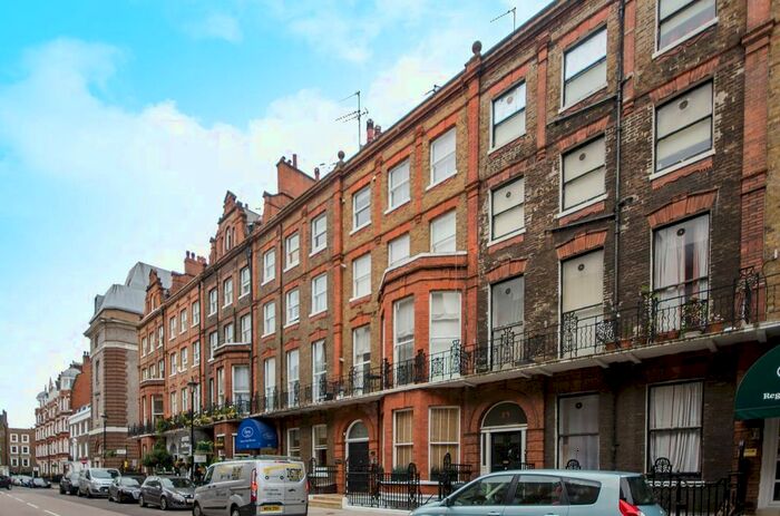 2 Bedroom Flat To Rent In Nottingham Place, Marylebone, London, W1U