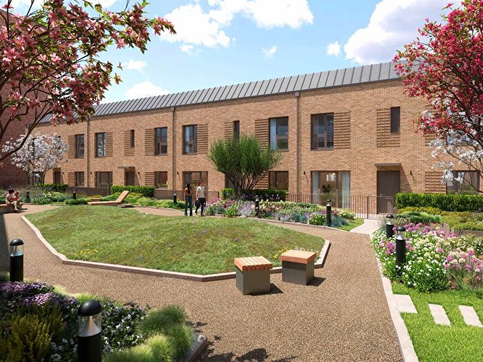 3 Bedroom Flat For Sale In Civic Street, Hounslow, TW3