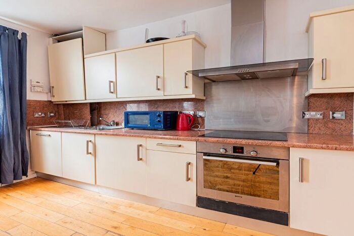 1 Bedroom Flat To Rent In Belton Road, Willesden Green, NW2