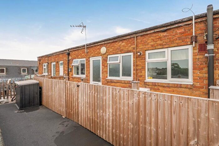 2 Bedroom Flat For Sale In Greywell Road, Havant, PO9