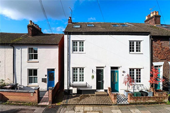 3 Bedroom Semi-Detached House For Sale In Church Street, St. Albans, AL3