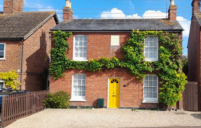 4 Bedroom Detached House For Sale In Quainton Road, Waddesdon, Aylesbury, HP18