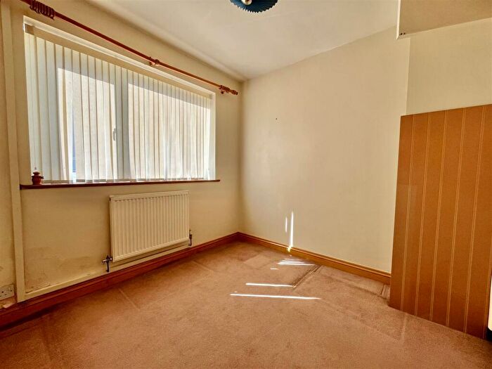 3 Bedroom Detached Bungalow For Sale In Buckshaft Road, Cinderford, GL14