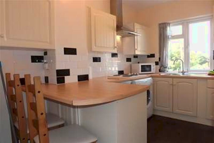 2 Bedroom Flat To Rent In Trysull Road, Bradmore, WV3