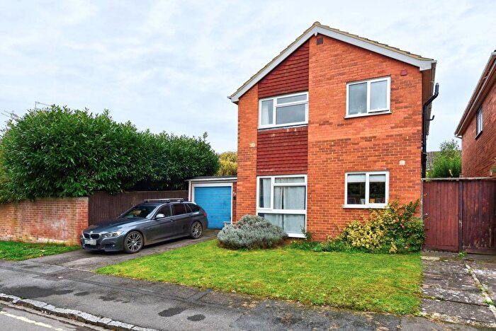 3 Bedroom Detached House For Sale In Deanfield Road, Henley On Thames, RG9