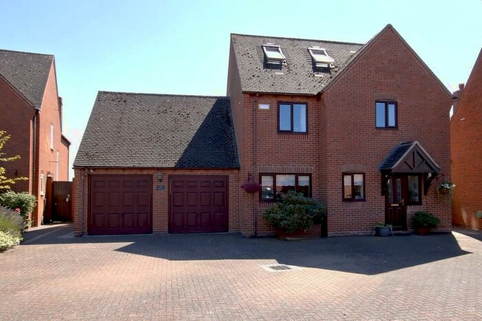 5 Bedroom Detached House For Sale In Woodland View, Chilcote, DE12