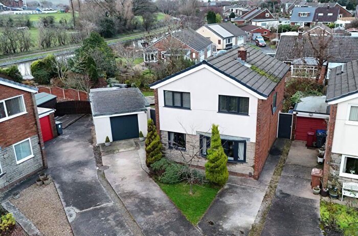 4 Bedroom Detached House For Sale In Hollies Close, Blackburn, BB2